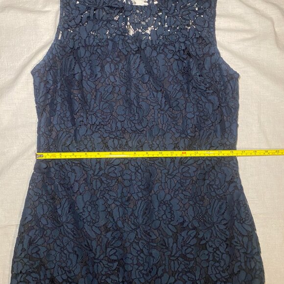 Banana Republic Navy Blue Lace Overlay Sheath Cocktail Dress Womens Raw 12 EUC - Picture 5 of 8